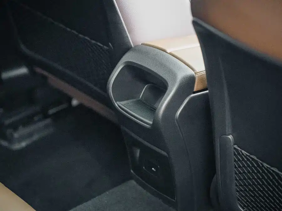 Mercedes A-Class - фото 28