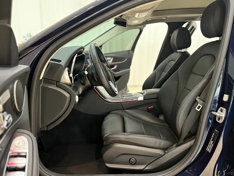 Mercedes C-Class - фото 12