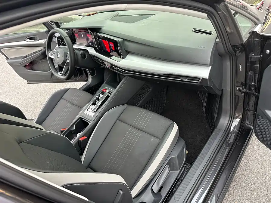 Volkswagen Golf - фото 19