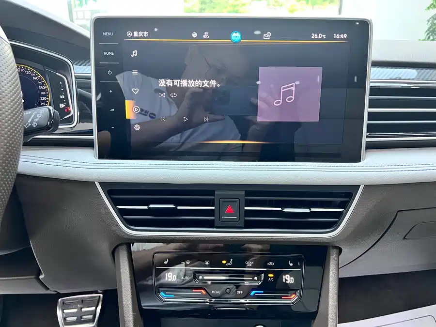 Volkswagen Tiguan - фото 15