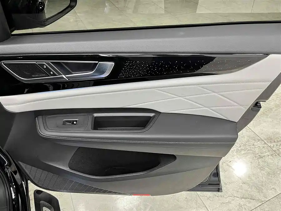 Volkswagen Touran - фото 12